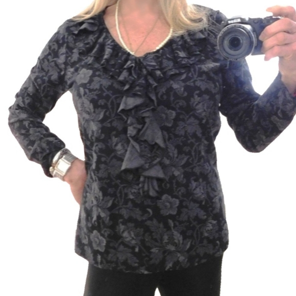 LAUREN JEAN CO WMNS SZ L FRONT RUFFLE LONG SLV TOP - Picture 3 of 6